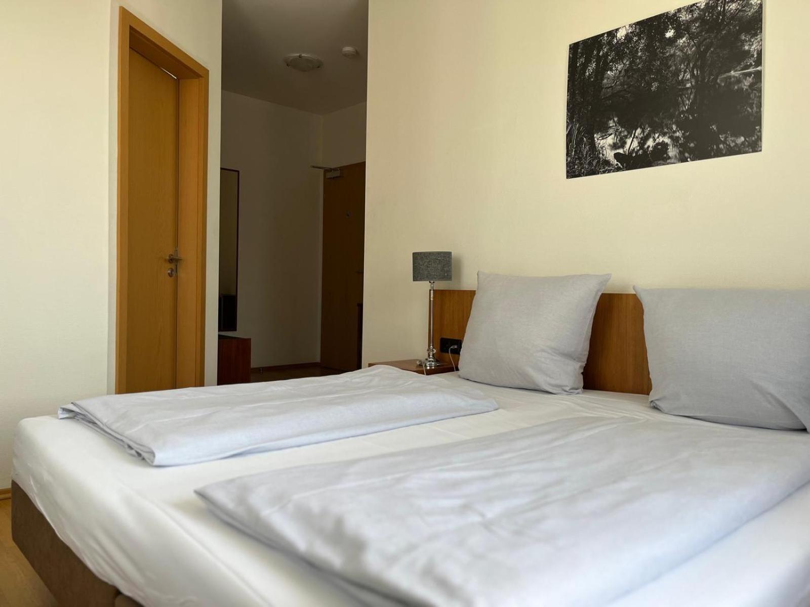 Landgasthof Zur Sonne I Hotel & Restaurant Neuburg am Rhein Dış mekan fotoğraf