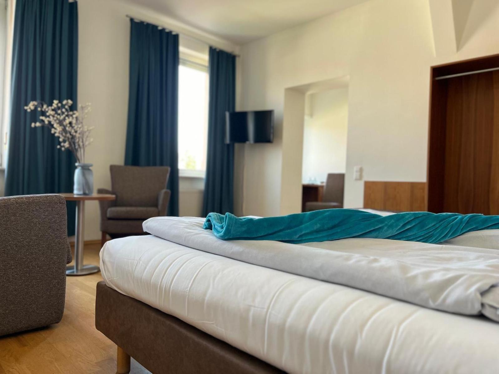Landgasthof Zur Sonne I Hotel & Restaurant Neuburg am Rhein Dış mekan fotoğraf