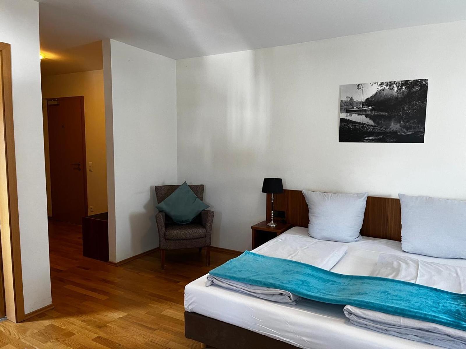 Landgasthof Zur Sonne I Hotel & Restaurant Neuburg am Rhein Dış mekan fotoğraf