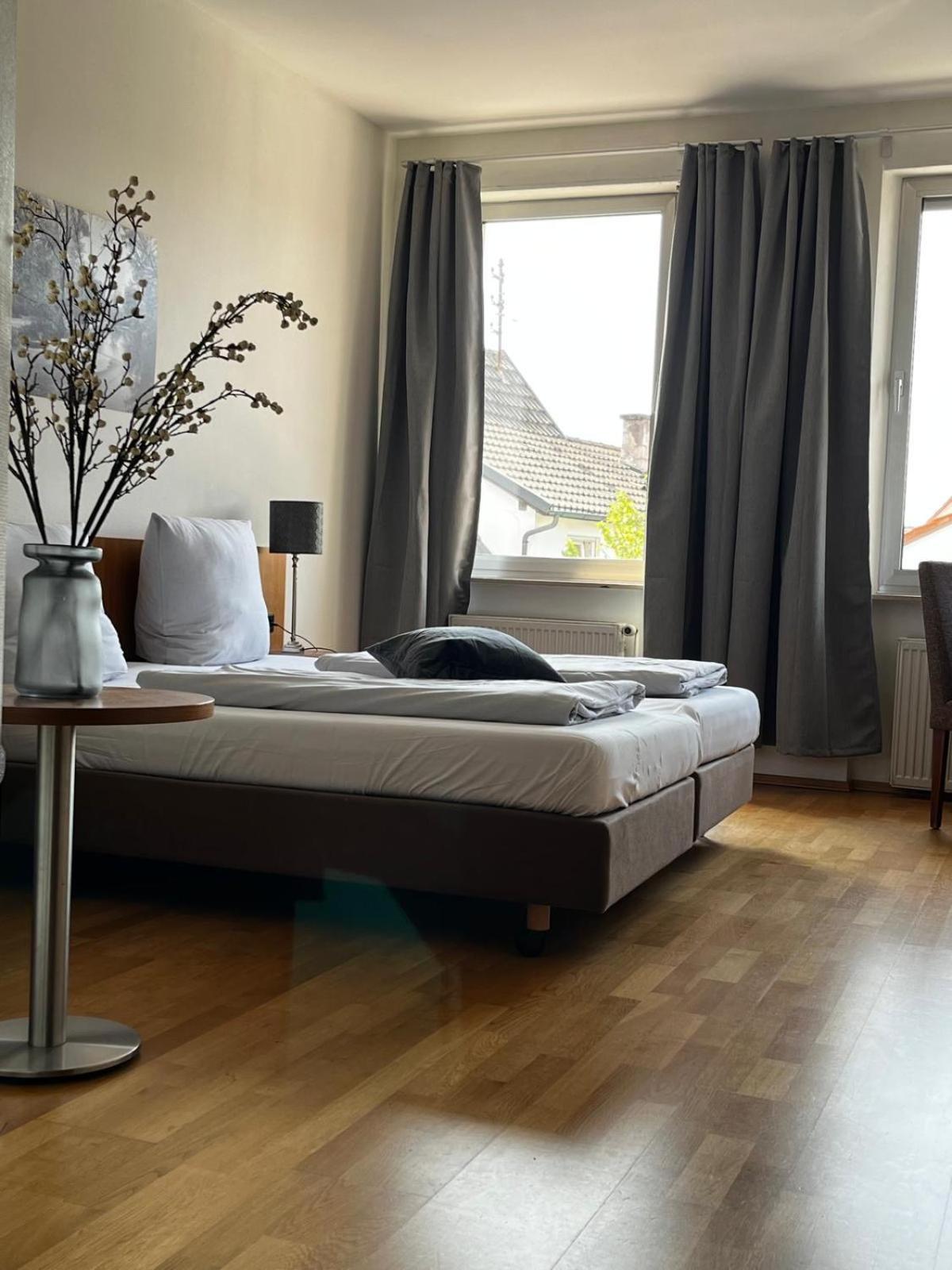 Landgasthof Zur Sonne I Hotel & Restaurant Neuburg am Rhein Dış mekan fotoğraf