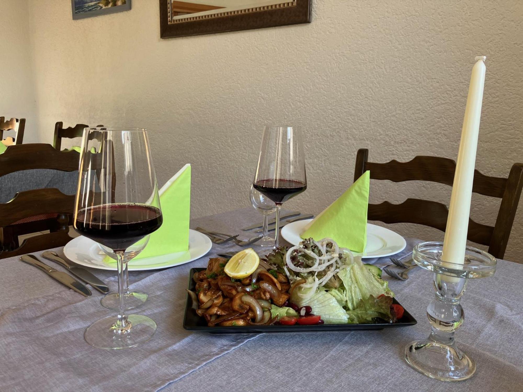 Landgasthof Zur Sonne I Hotel & Restaurant Neuburg am Rhein Dış mekan fotoğraf