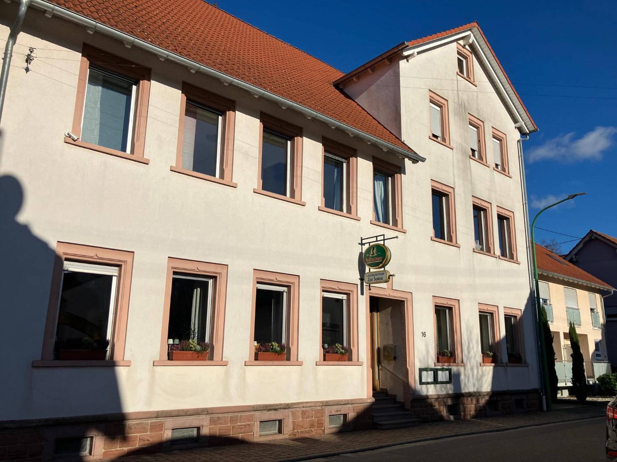 Landgasthof Zur Sonne I Hotel & Restaurant Neuburg am Rhein Dış mekan fotoğraf