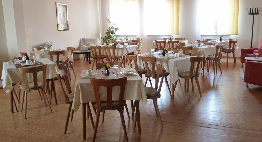 Landgasthof Zur Sonne I Hotel & Restaurant Neuburg am Rhein Dış mekan fotoğraf